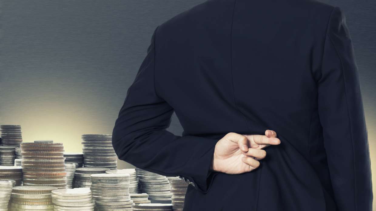 Developing a Comprehensive Earnings Management Score